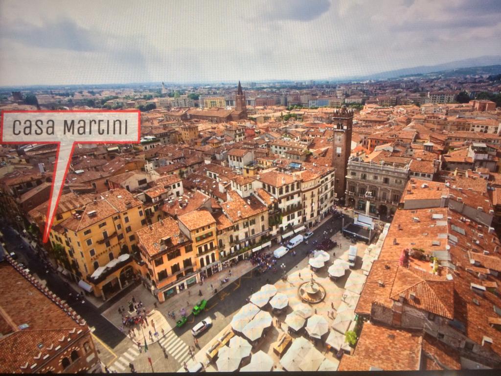 דירות ורונה Casa Martini Piazza Erbe מראה חיצוני תמונה